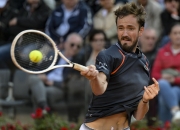 开云APP-意大利网球队逆转法国网球队，梅德韦杰夫完成帽子戏法