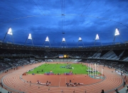 开云体育直播-赛道与球场的交响，当F1争冠焦点遇上步行者带走爵士