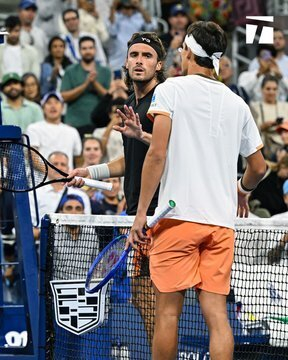 关于世界网球队力克德国网球队,西西帕斯一己之力扛起全队的信息 关于世界网球队力克德国网球队,西西帕斯一己之力扛起全队的信息