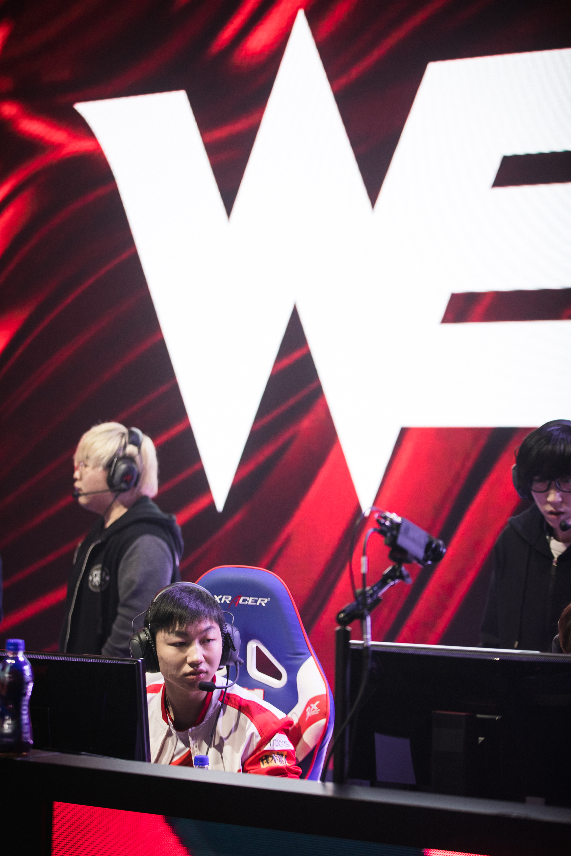 关于HLE绝地反击TeamWE,BDD完成帽子戏法的信息 关于HLE绝地反击TeamWE,BDD完成帽子戏法的信息