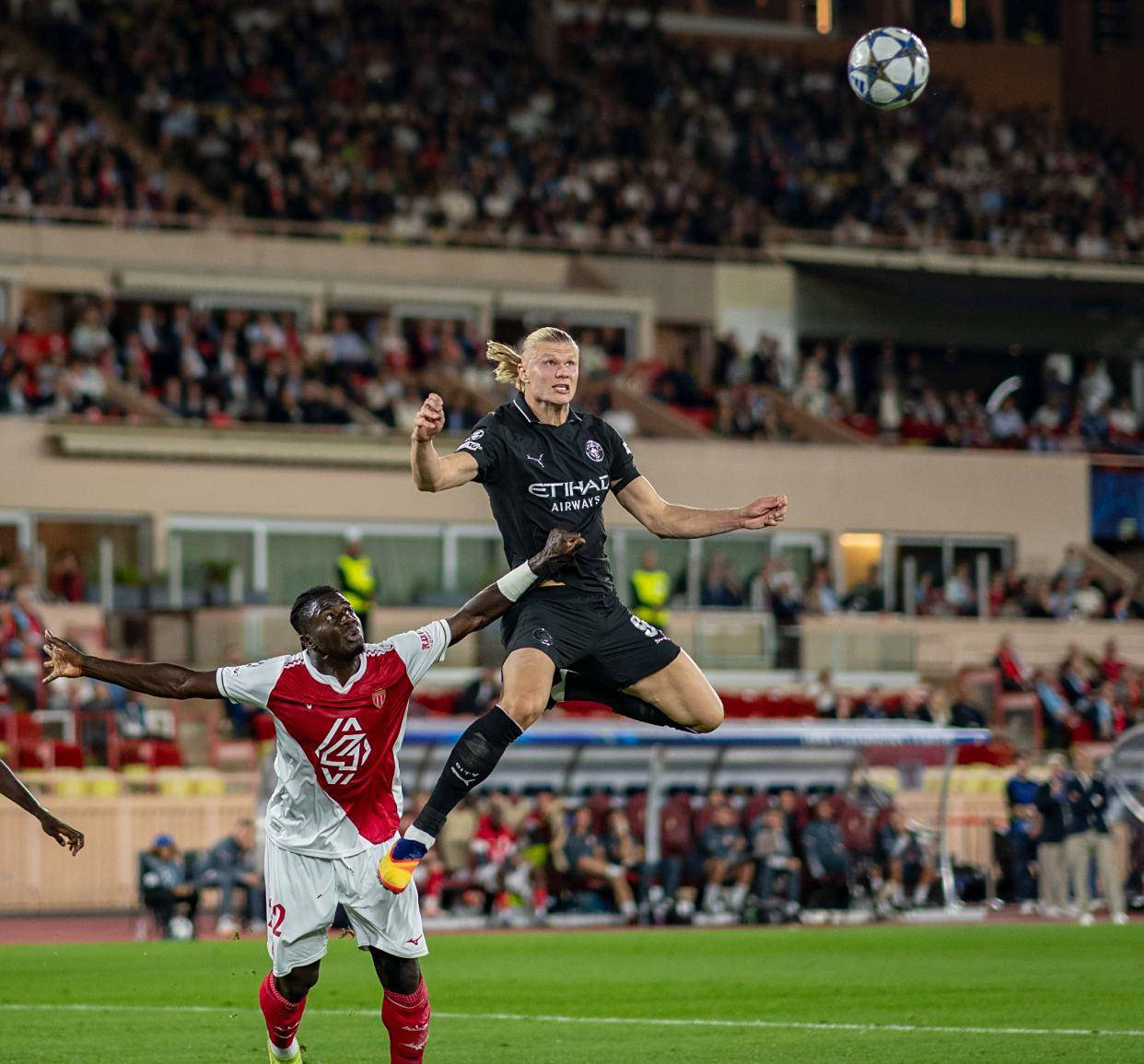 摩纳哥客场告捷,出人意料战胜对手 摩纳哥客场告捷,出人意料战胜对手