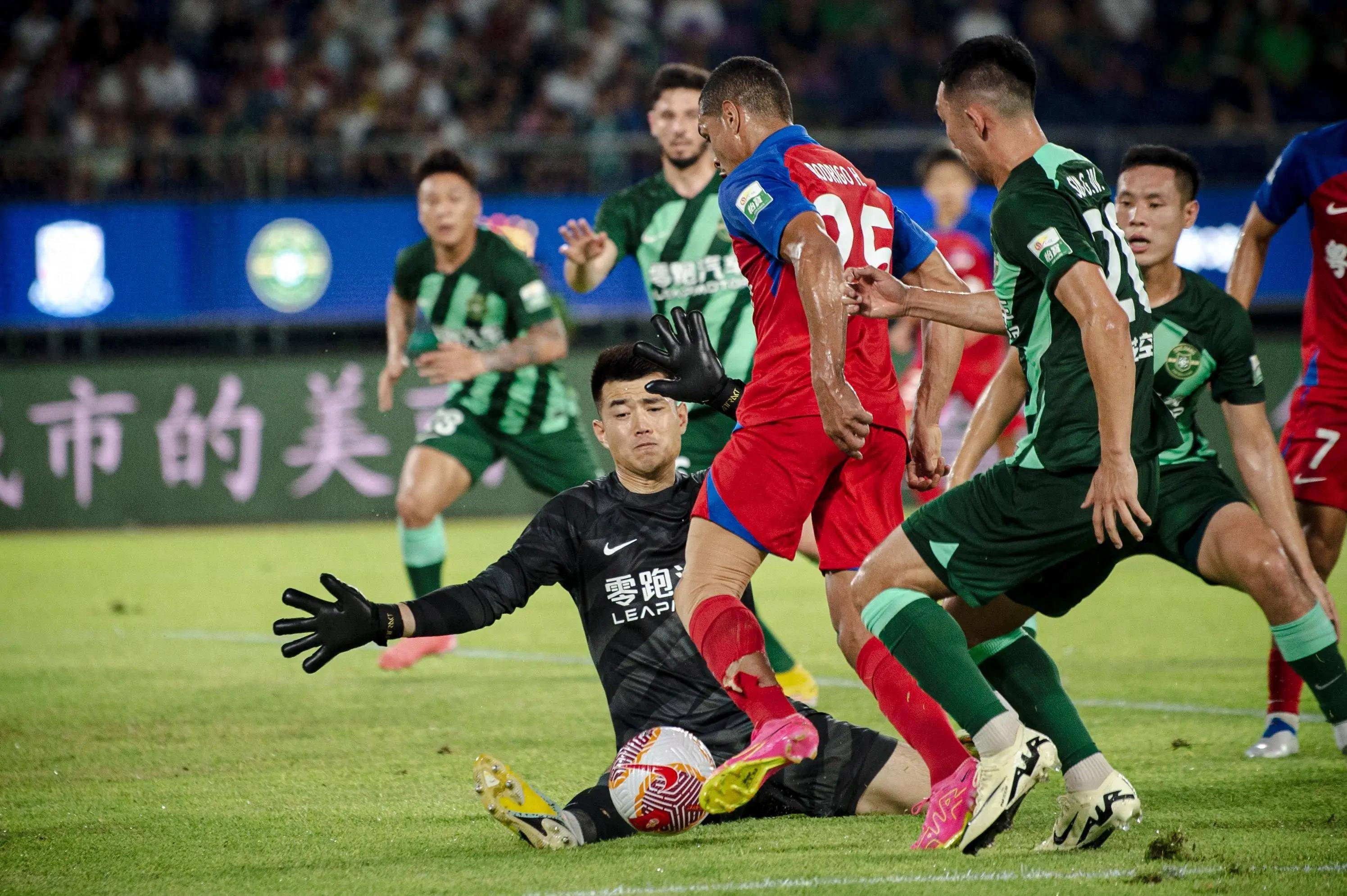 广州恒大主帅调整战术频频,球迷期待成果的简单介绍 广州恒大主帅调整战术频频,球迷期待成果的简单介绍