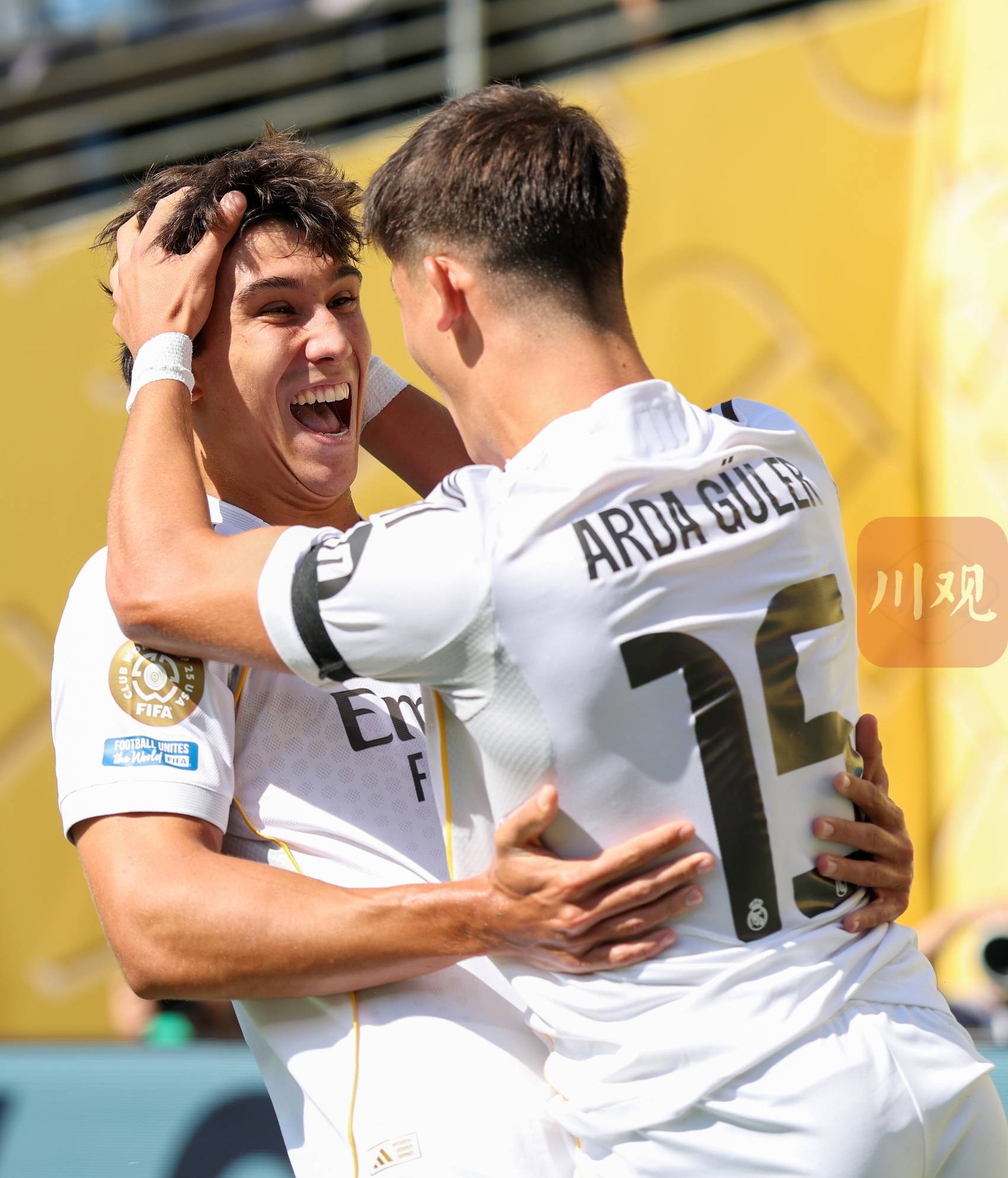 精湛足球技艺在热门比赛中交相辉映的简单介绍