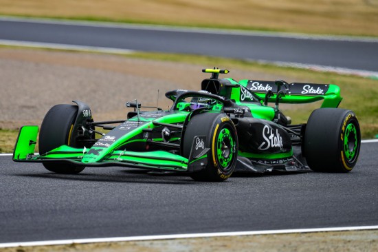 包含梅赛德斯碾压索伯车队，周冠宇高光表现的词条