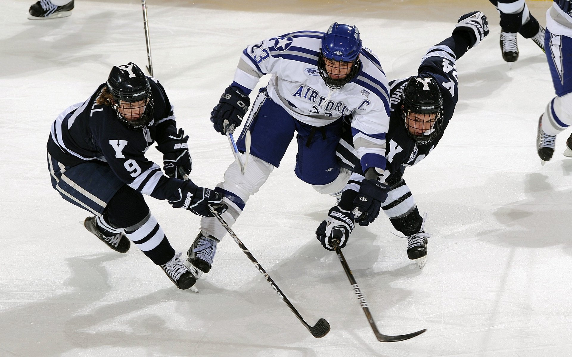 赛道与绿茵的交响，当F1争冠战火点燃亚平宁